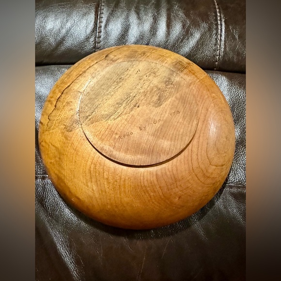 1978 Handmade Rustic Wooden Bowl - Picture 2 of 5